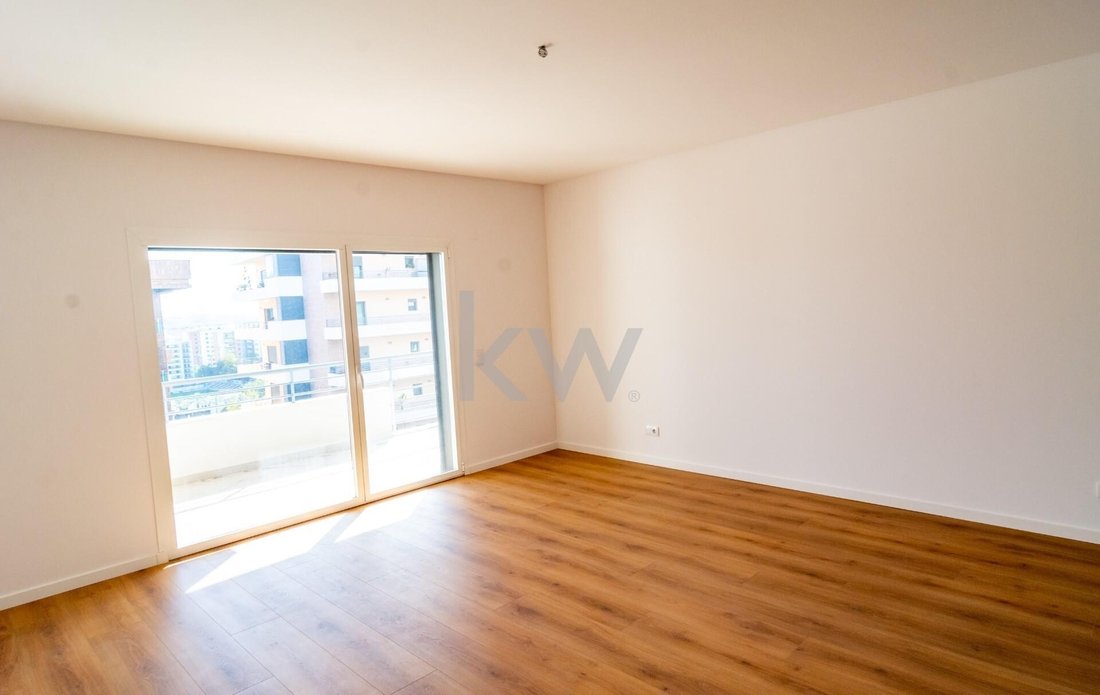 Apartment in Odivelas, Lisbon, Portugal 3 - 14770512