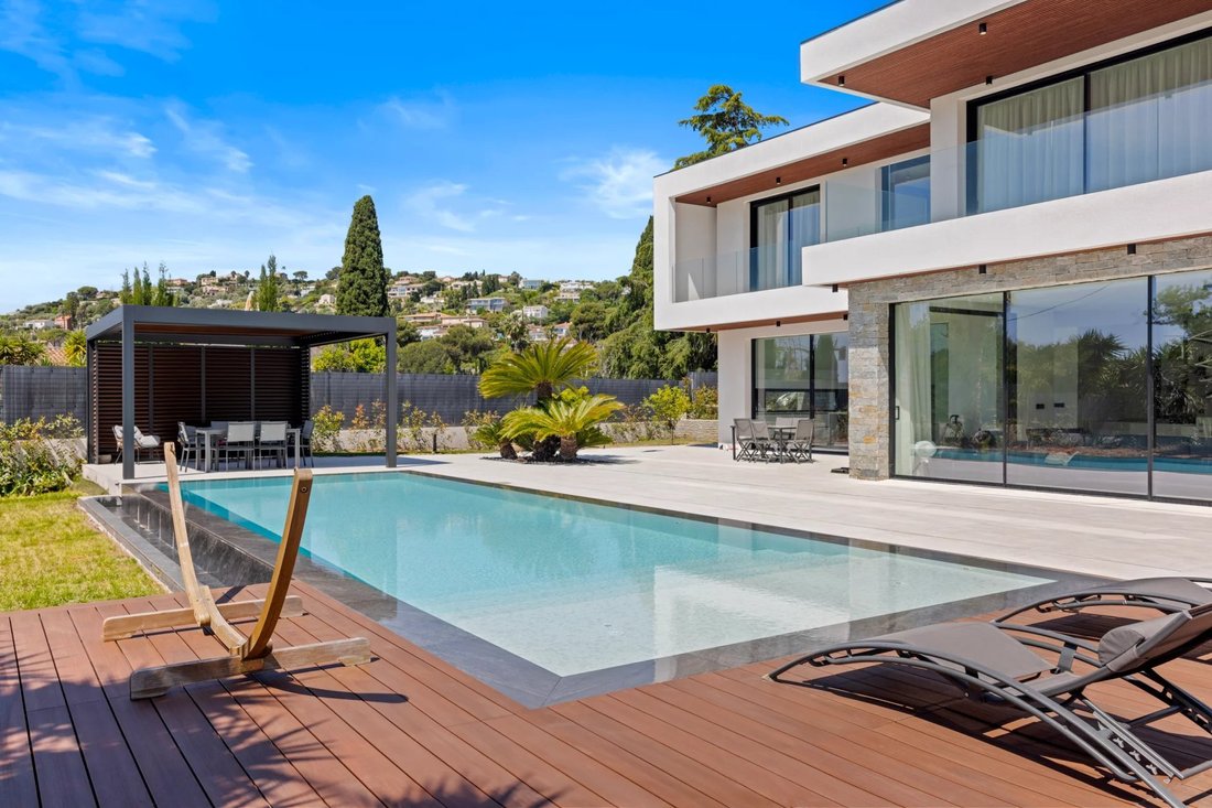 Villa in Vallauris, Provence-Alpes-Côte d'Azur, Frankreich 1 - 14297510