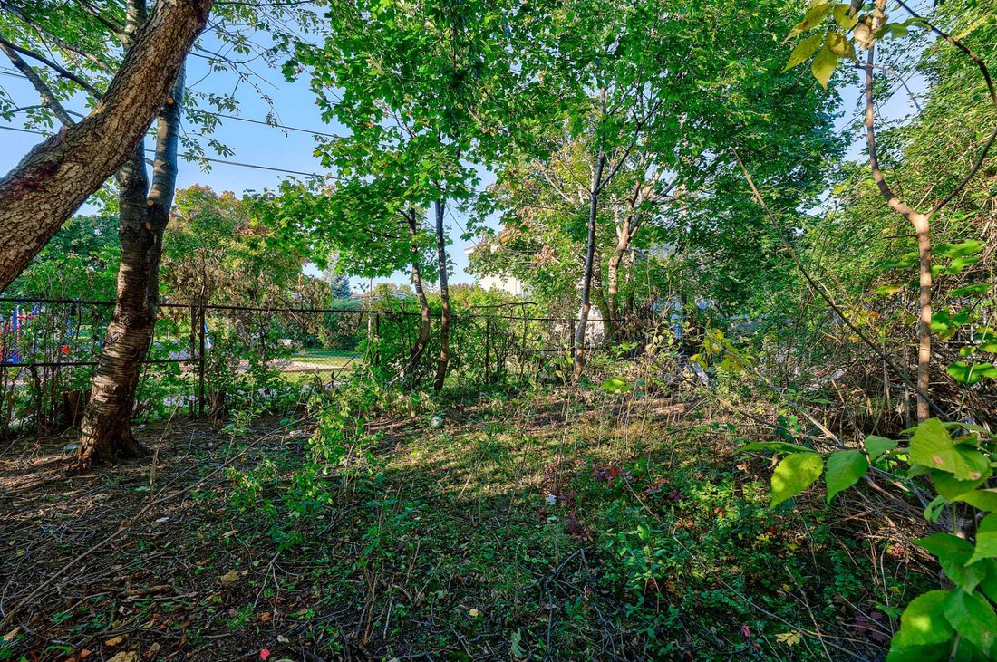 Cte Saint Luc, Qubec In Côte Saint Luc, Quebec, Canada For Sale (14873603)