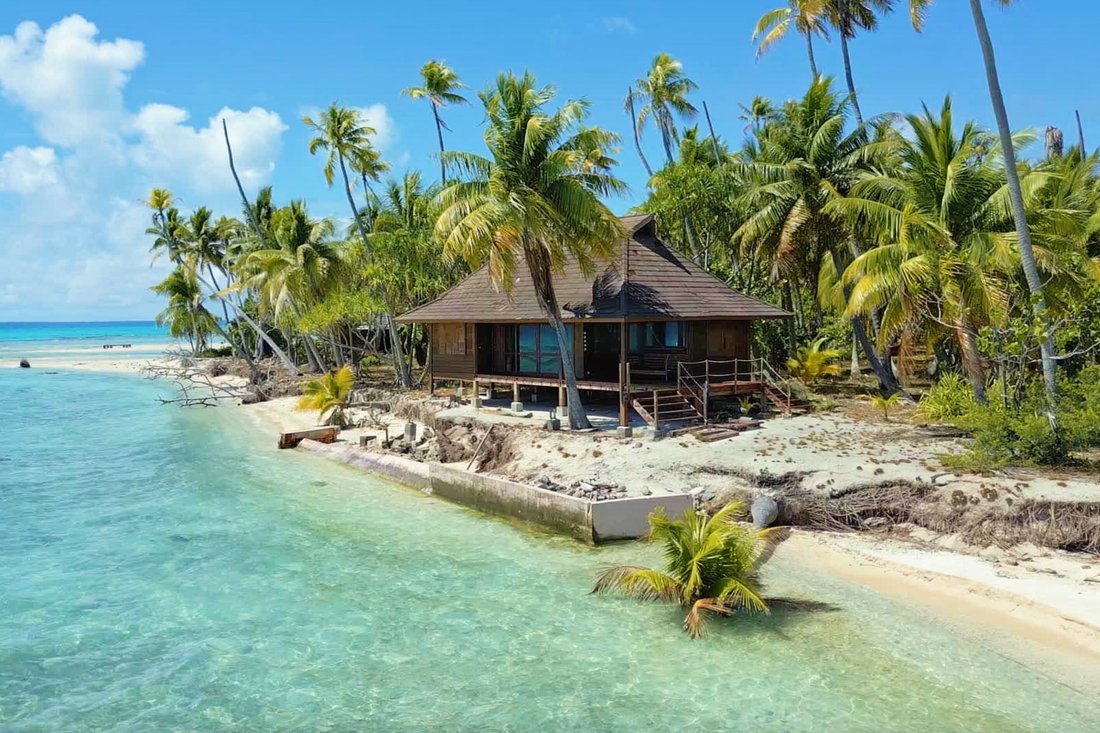 Private Island in Rangiroa, French Polynesia 1 - 14872534