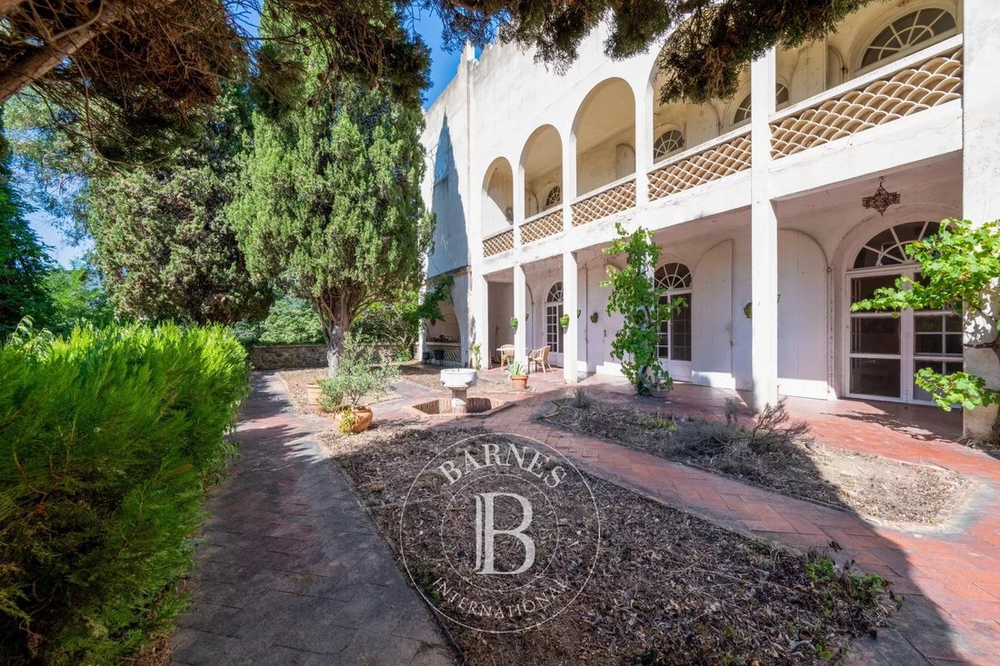 Estate in Ouest, Prades, France 1 - 14550796
