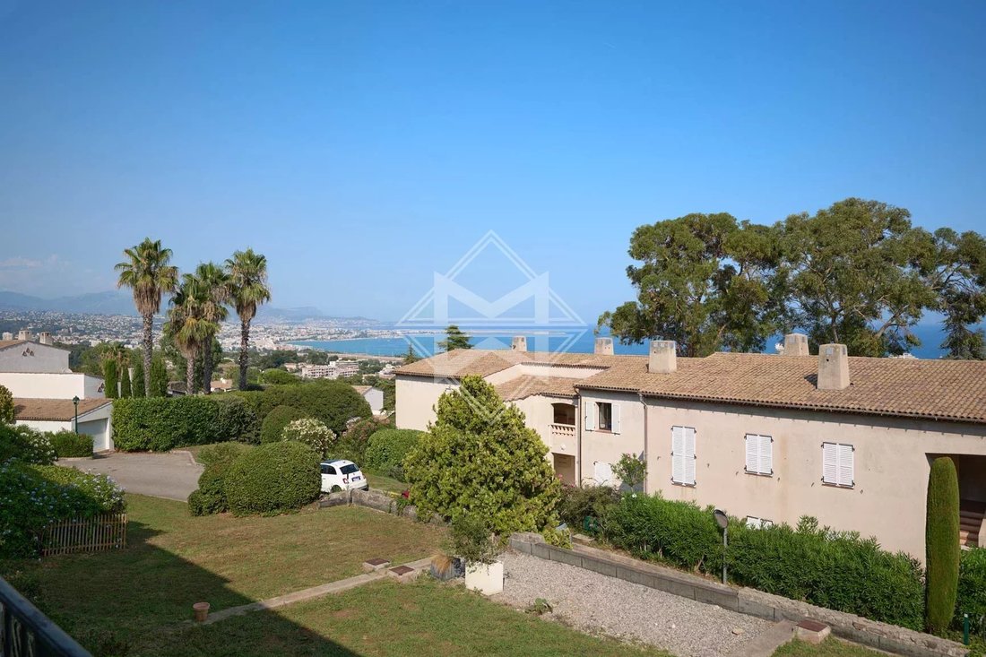 Apartment in Village-Saint Julien-Saint Pierre, Biot, France 1 - 14554792
