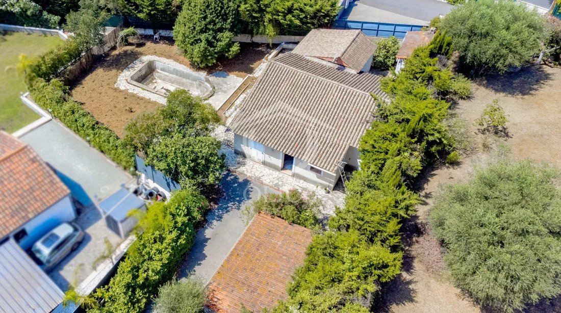 Villa in Mougins, Provence-Alpes-Côte d'Azur, France 2 - 13416521