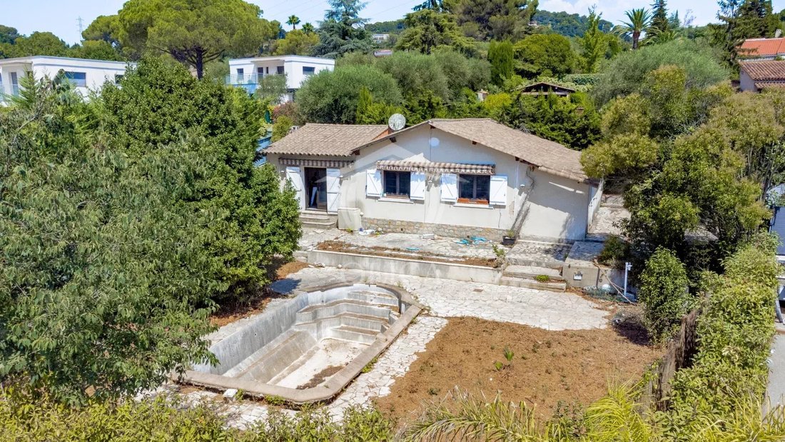Villa in Mougins, Provence-Alpes-Côte d'Azur, France 3 - 13416521