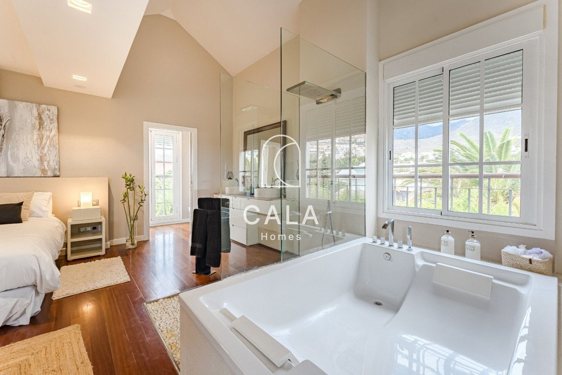 House in Costa Adeje, Adeje, Canary Islands 4 - 14872085