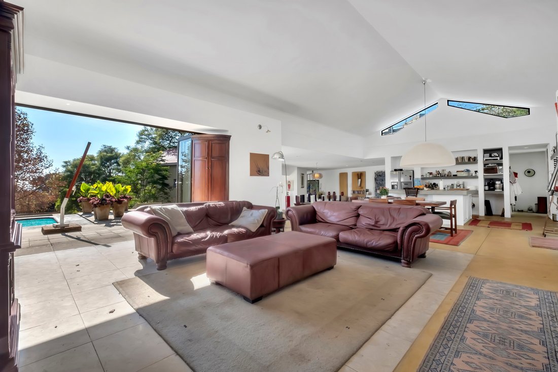Villa in Parktown, Gauteng, South Africa 2 - 14886579