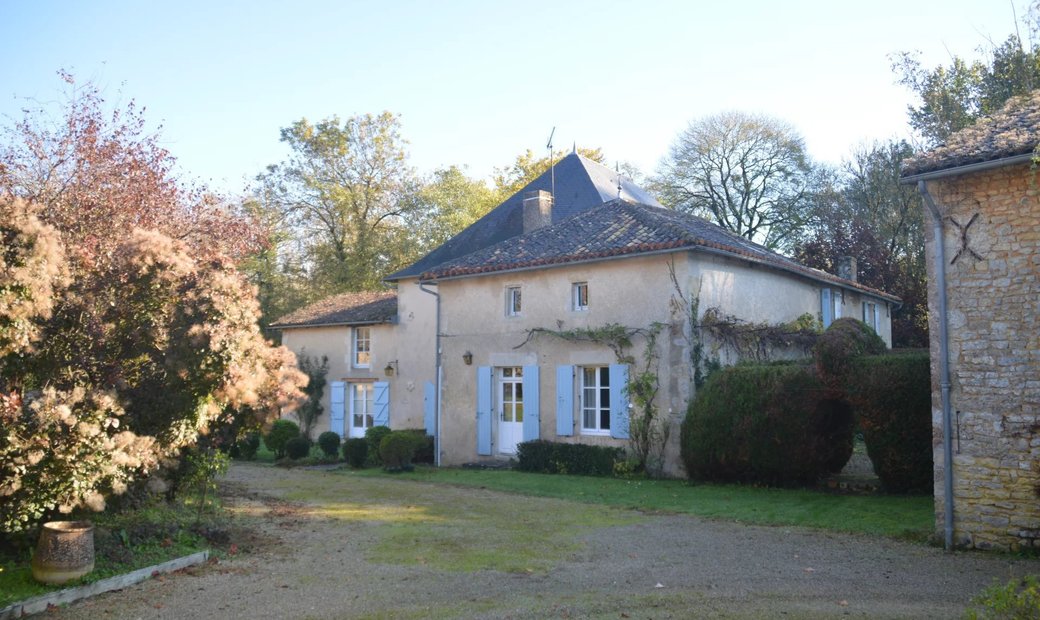 Near Vivonne Country House Many In Vivonne, Nouvelle Aquitaine, France