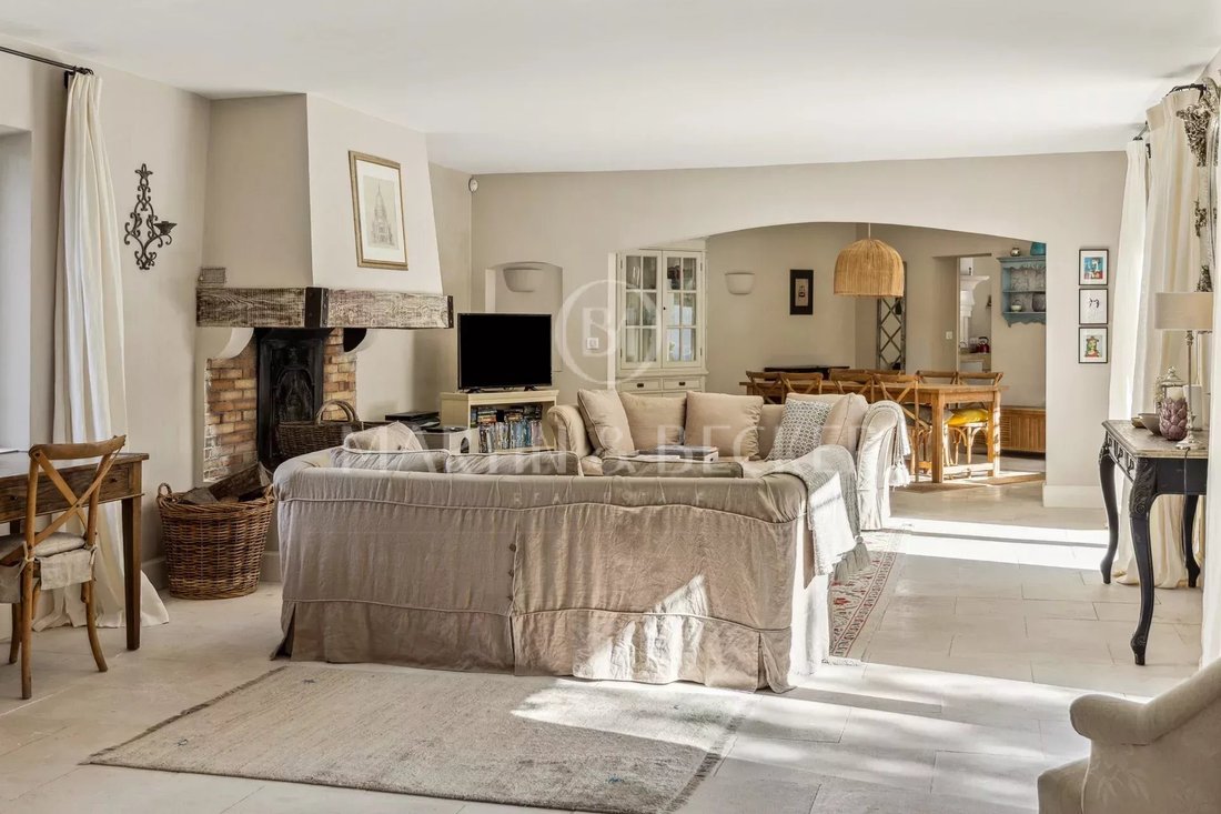 Villa à Châteauneuf-Grasse, Provence-Alpes-Côte d'Azur, France 1 - 14270236