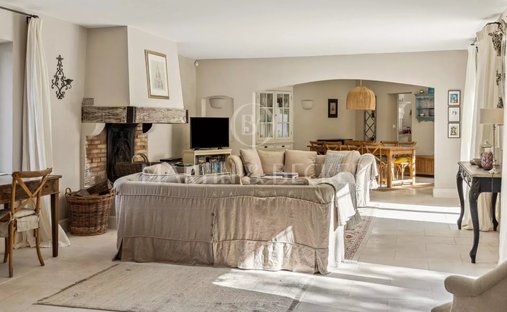Villa in Châteauneuf-Grasse, Provence-Alpes-Côte d'Azur, France 1