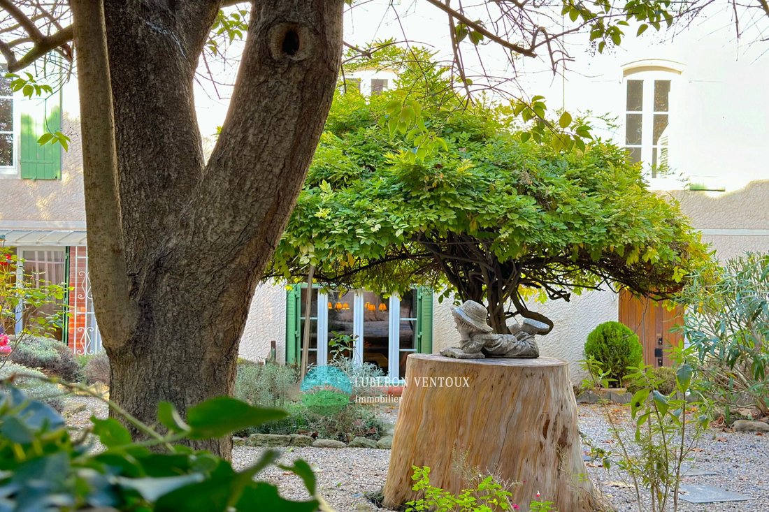 Villa in Mazan, Provence-Alpes-Côte d'Azur, France 1 - 13888232
