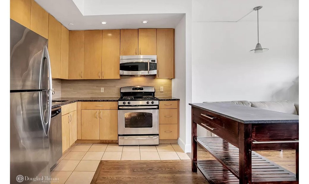 Condo New York In New York, New York, United States For Sale (14883638)