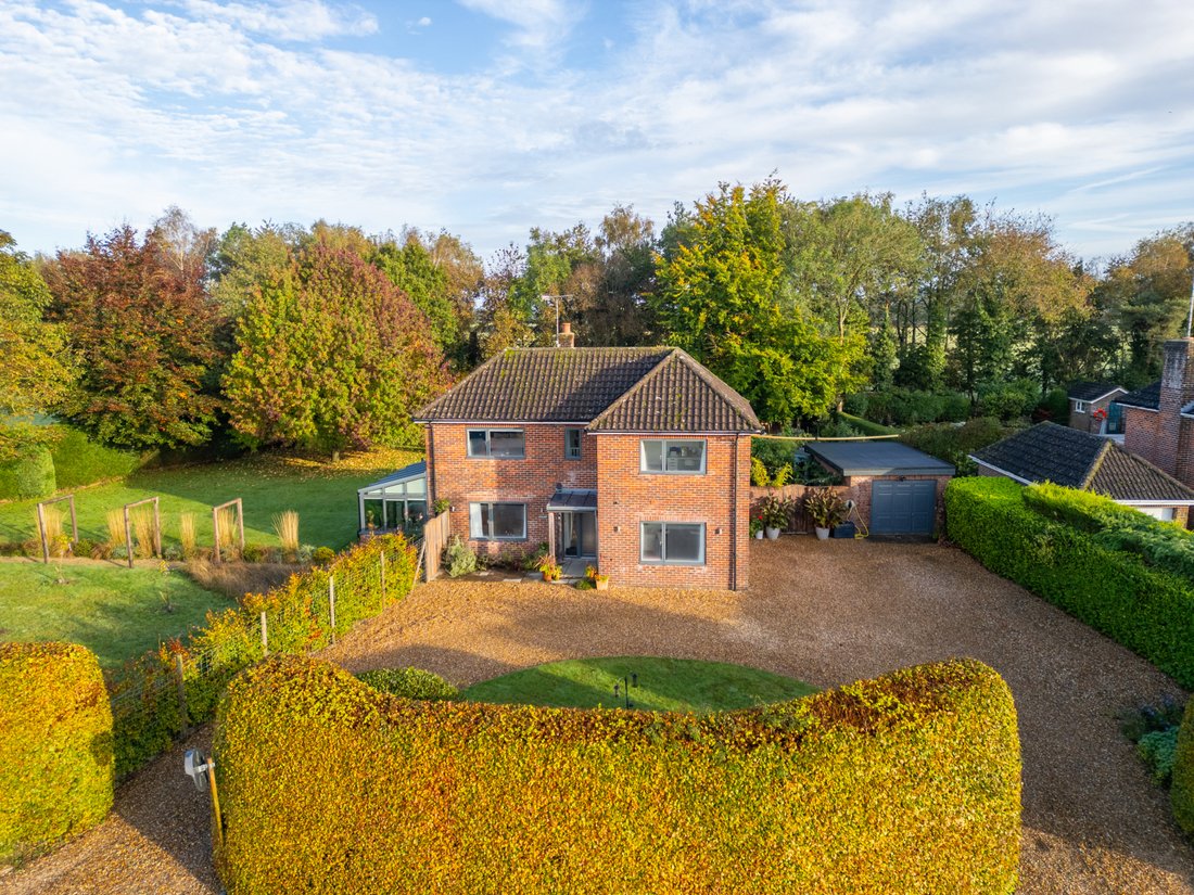 3 Bedroom Detached House For Sale In In North Gorley, England, United