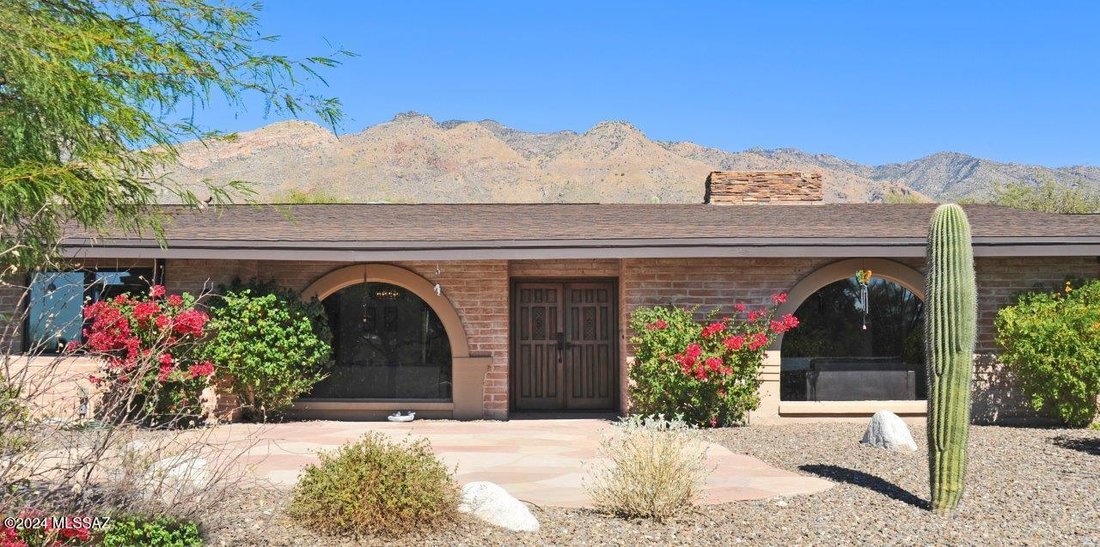 Beautifully Remodeled Home With Panoramic In Tucson, Arizona, United