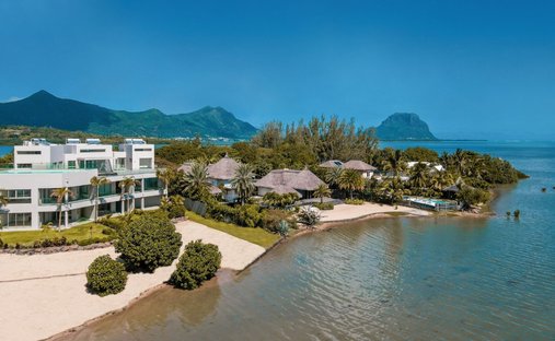 Apartment in Black River, Rivière Noire District, Mauritius 1
