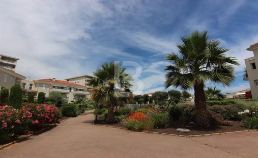 Castle for Sale in Coulaines, Pays de la Loire, France