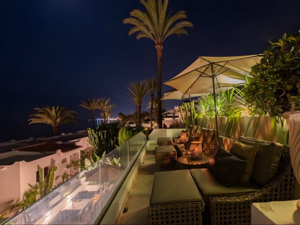 Luxury Beach Bungalow At Oasis Club On Marbella’s In Marbella