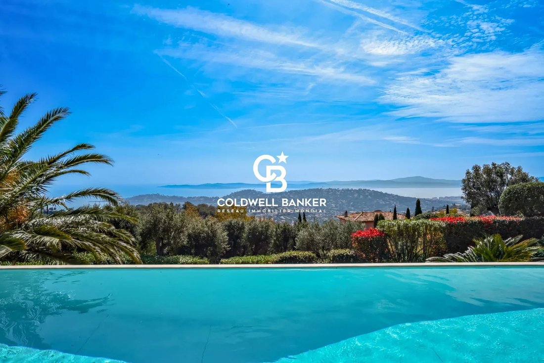 House in Sainte-Maxime, Provence-Alpes-Côte d'Azur, France 1 - 14384874