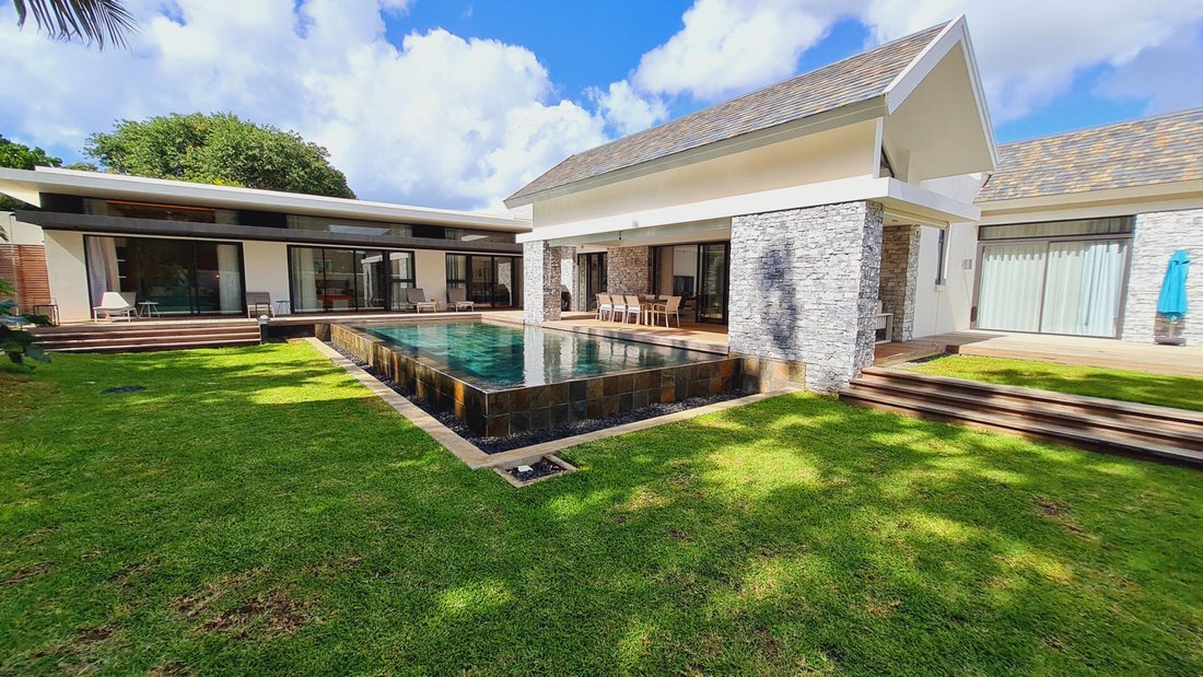 Villa in Grand Baie, Rivière du Rempart District, Mauritius 1 - 14571228