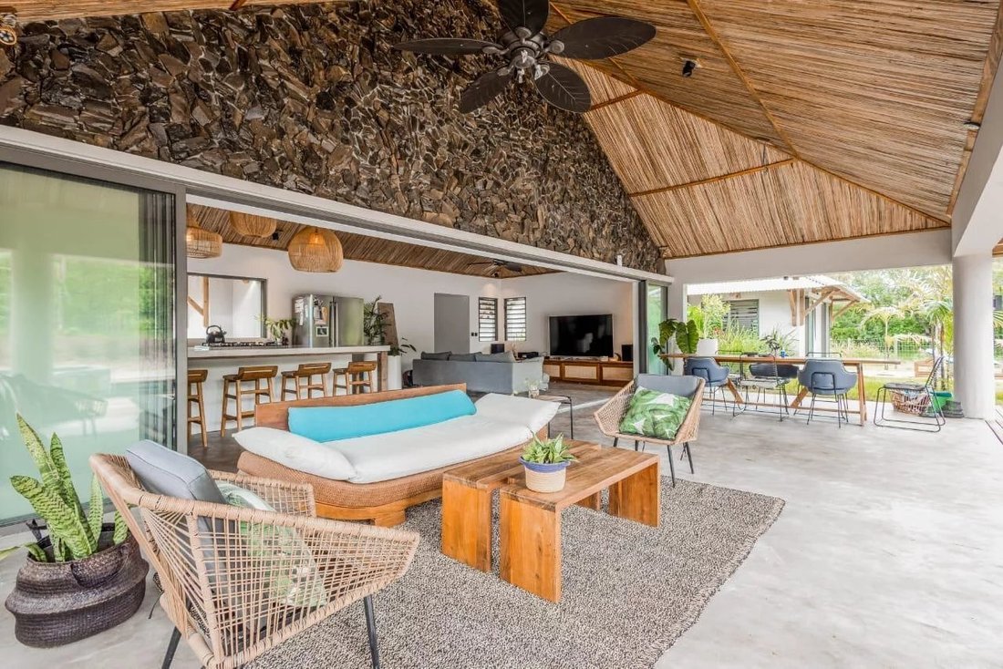 Villa in Black River, Rivière Noire District, Mauritius 1 - 14885260