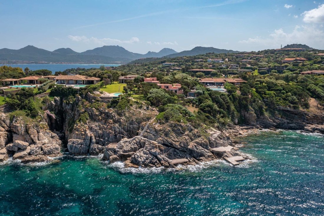 Casa en Porto Rotondo, Cerdeña, Italia 1 - 14886532