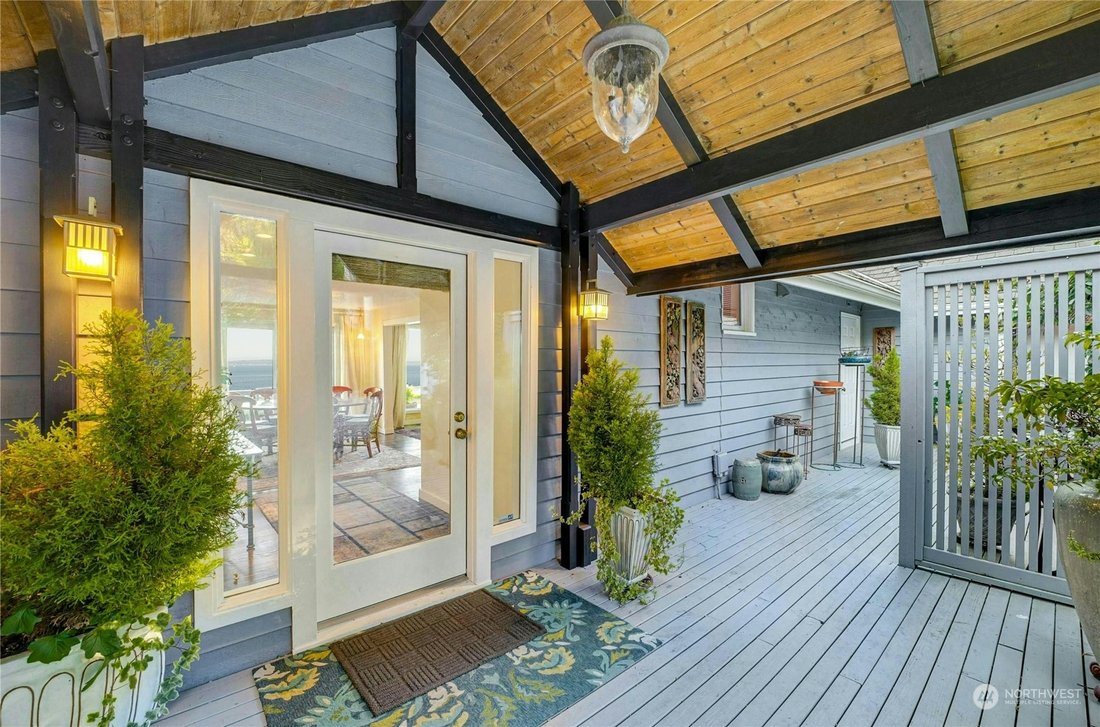 Modern Seaside Retreat In Bainbridge Island, Washington, United States