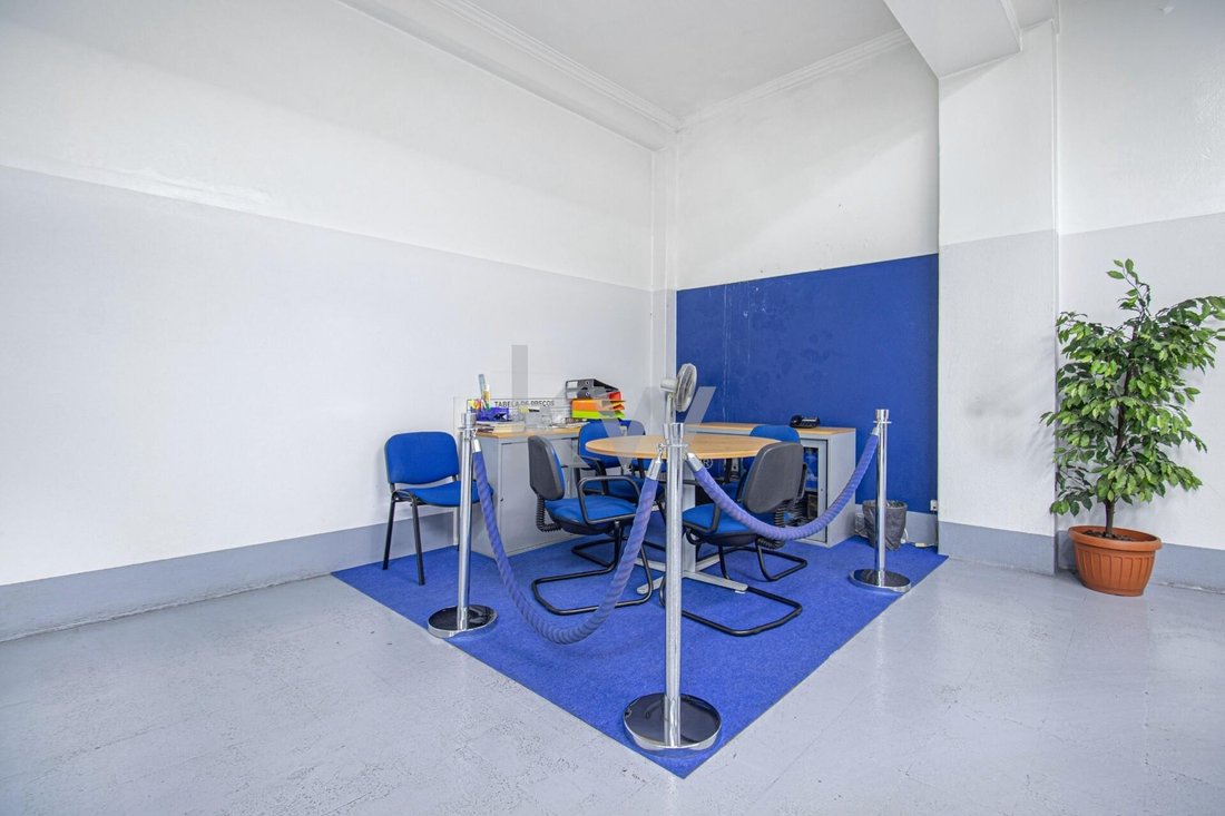 Lisboa Store In Lisbon, Lisbon, Portugal For Rent (14879054)