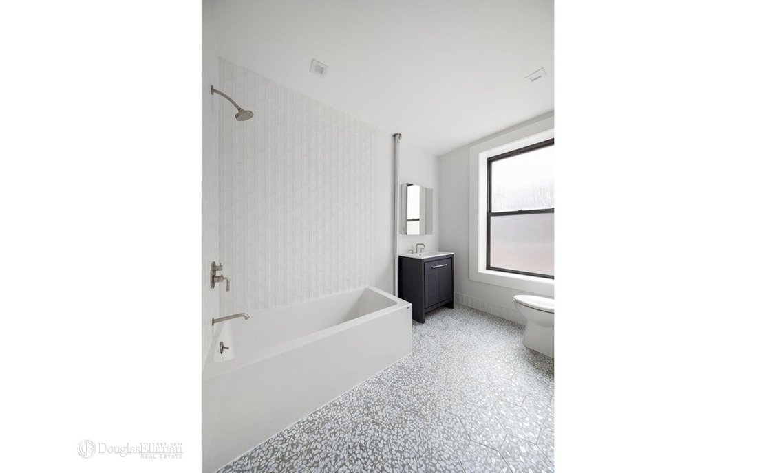 Condo Brooklyn In New York, New York, United States For Sale (14876163)