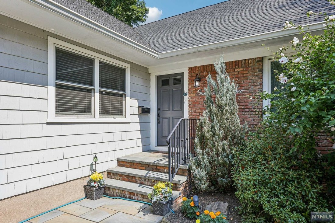 196 North Franklin Turnpike In Ho Ho Kus, New Jersey, United States For