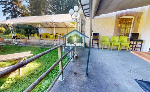 Castle for Sale in Brive-la-Gaillarde, Nouvelle-Aquitaine, France