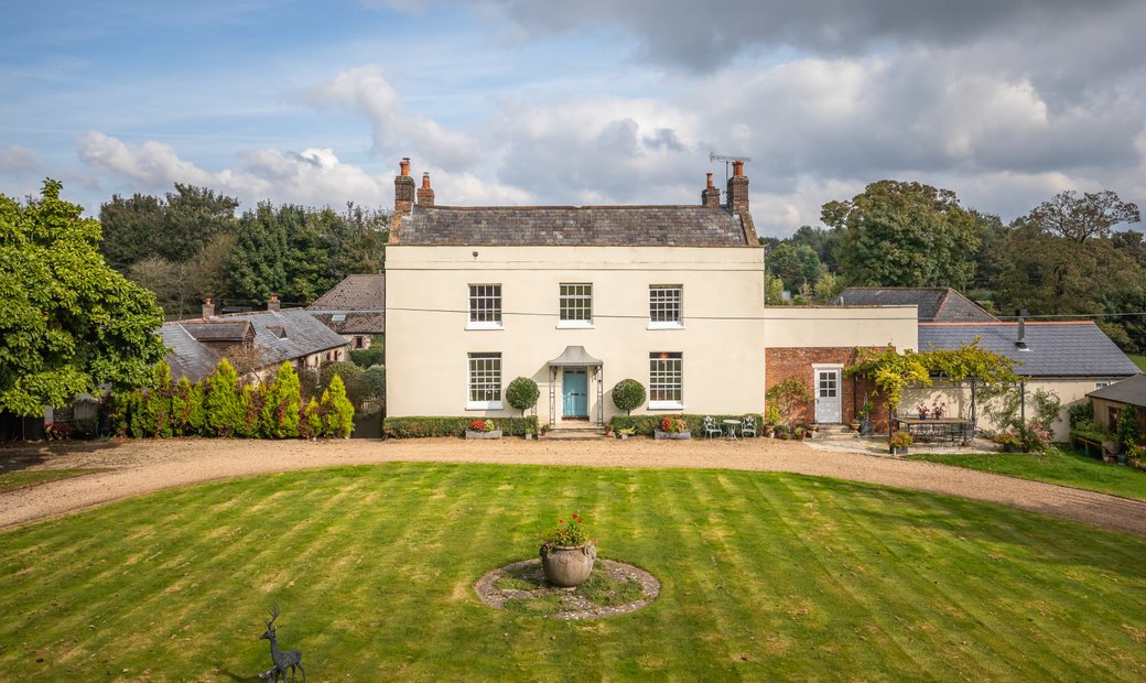 A Superb 18th Century Grade Ii In Piddletrenthide, England, United