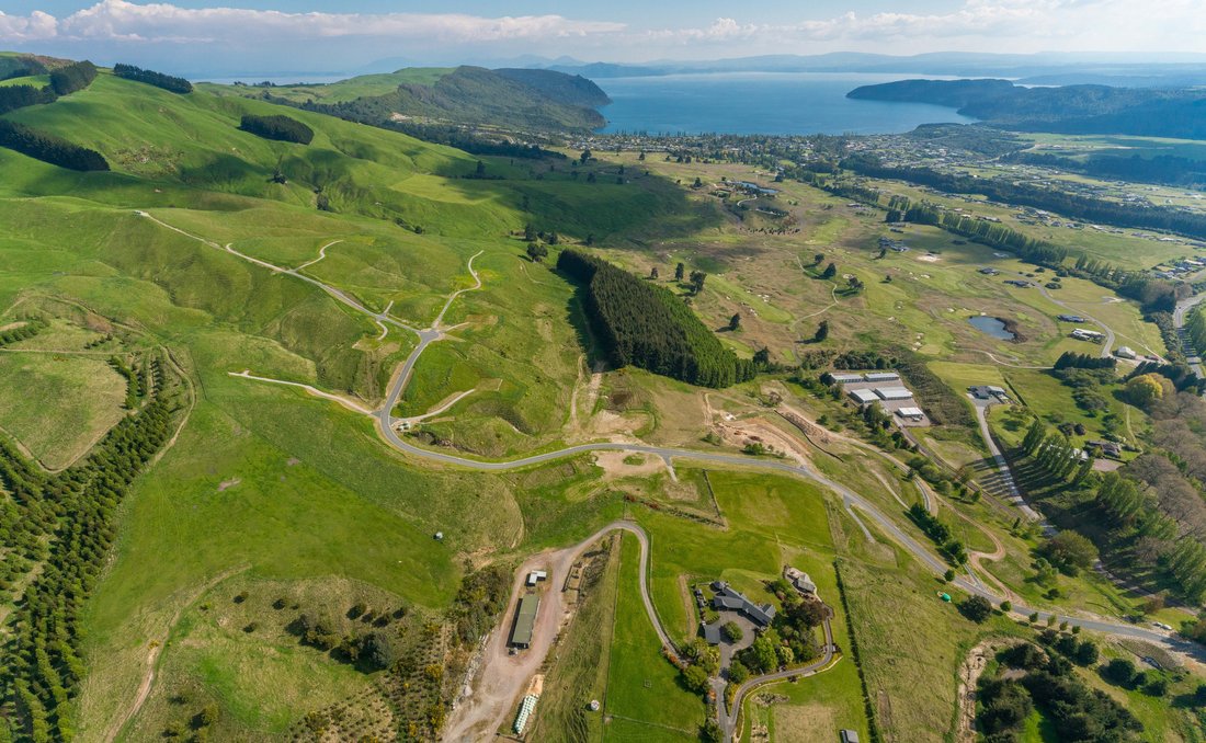 Land in Kinloch, Waikato, New Zealand 1 - 14884338