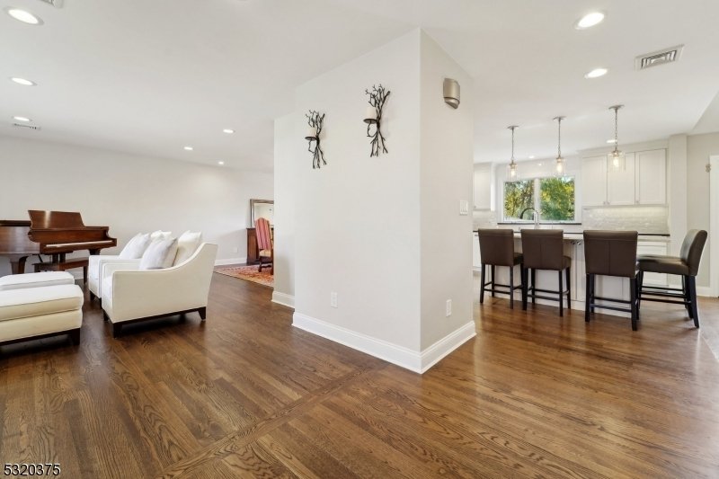 20 Marlin Court In Westfield, New Jersey, United States For Sale (14882585)