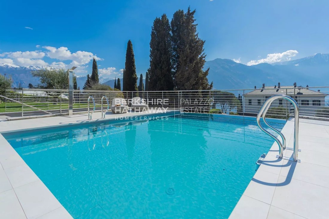 Villa in Tremezzina, Lombardy, Italy 2 - 14374816