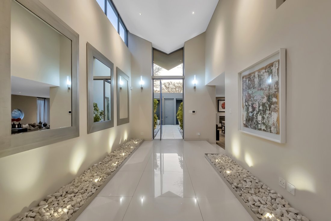 House in Benmore Gardens, Gauteng, South Africa 4 - 14890985