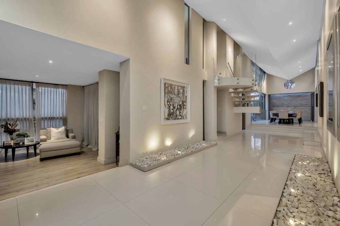 House in Benmore Gardens, Gauteng, South Africa 5 - 14890985