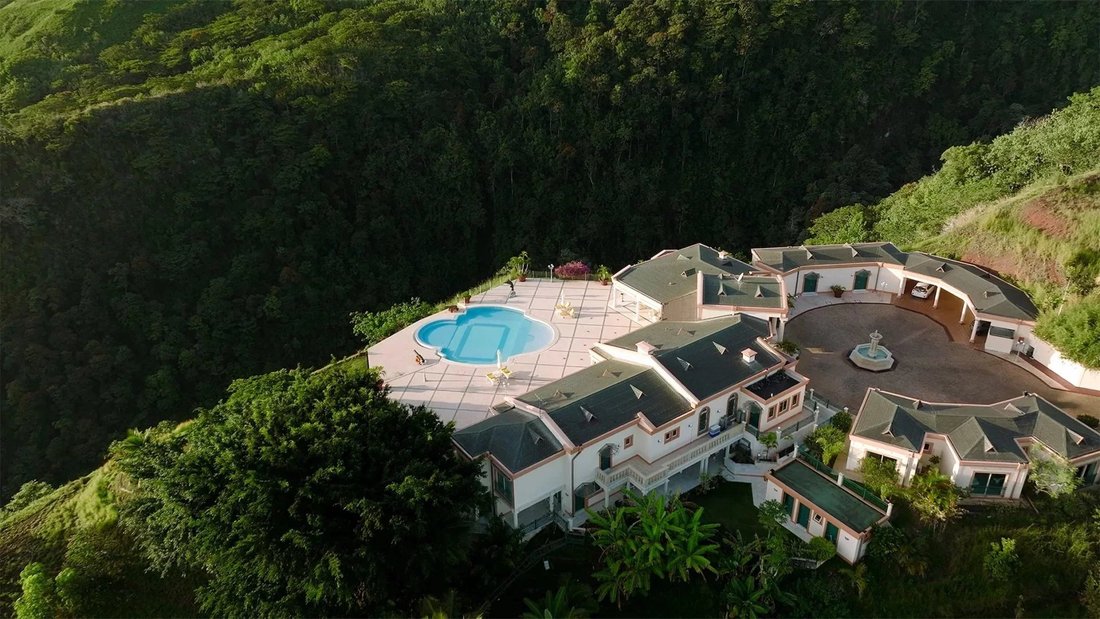 Estate in Puna'auia, Windward Islands, French Polynesia 1 - 12444624