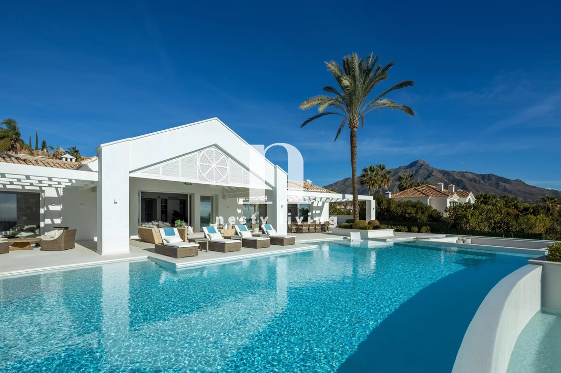 Villa in Marbella, Andalusia, Spain 1 - 14199035