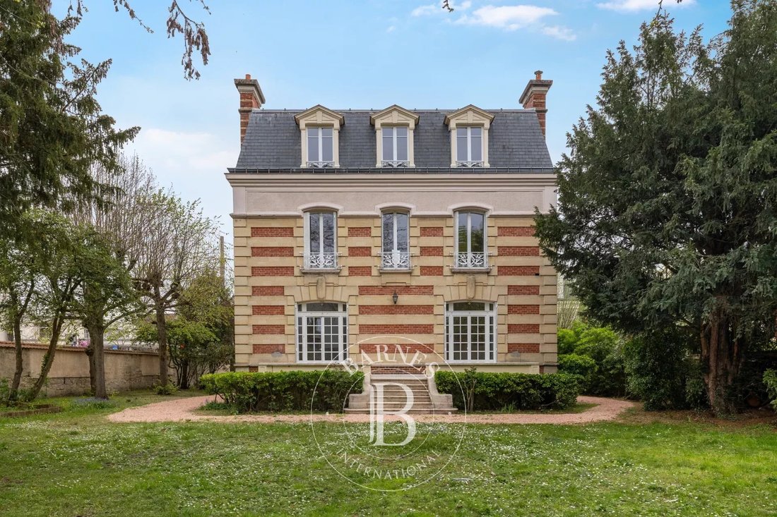 House in Chatou, Ile-de-France, France 2 - 14076793