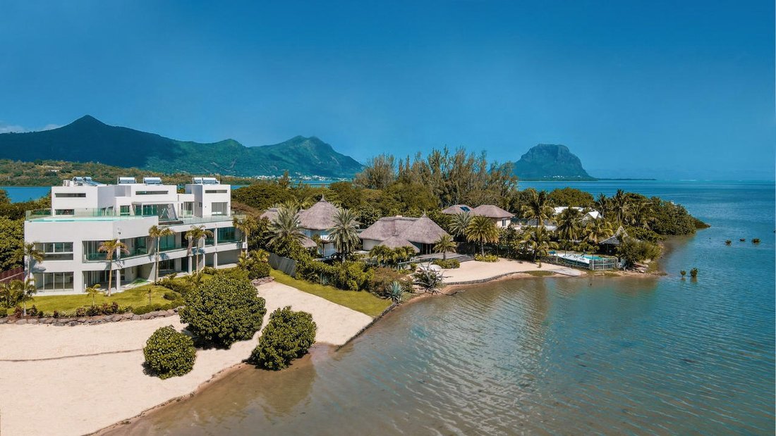 Apartment in Ilot Fortier, Rivière Noire District, Mauritius 1 - 13416575