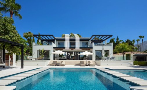 Villa in Puerto Banus, Marbella, Spain 1