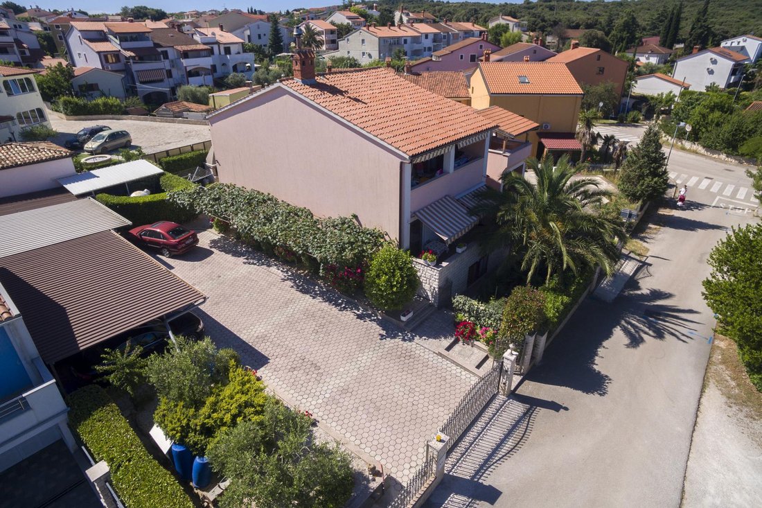 Villa in Grad Pula, Istria County, Croatia 2 - 14889517