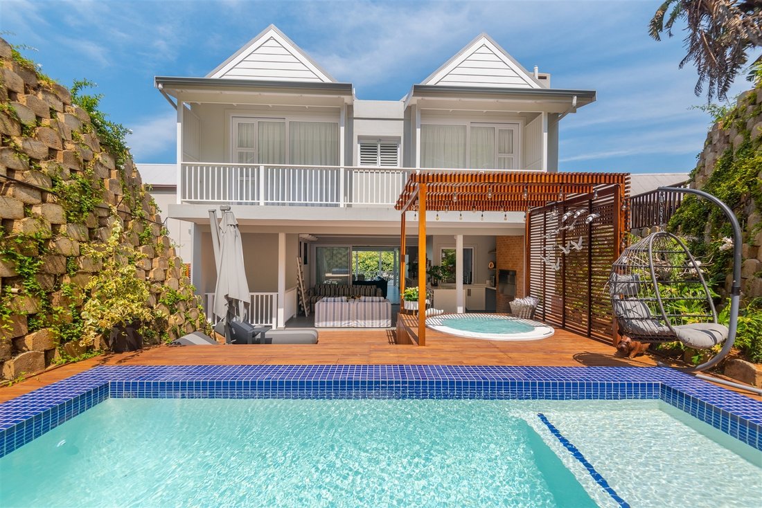 House in Prince`s Grant Golf Estate, KwaZulu-Natal, South Africa 1 - 14889719