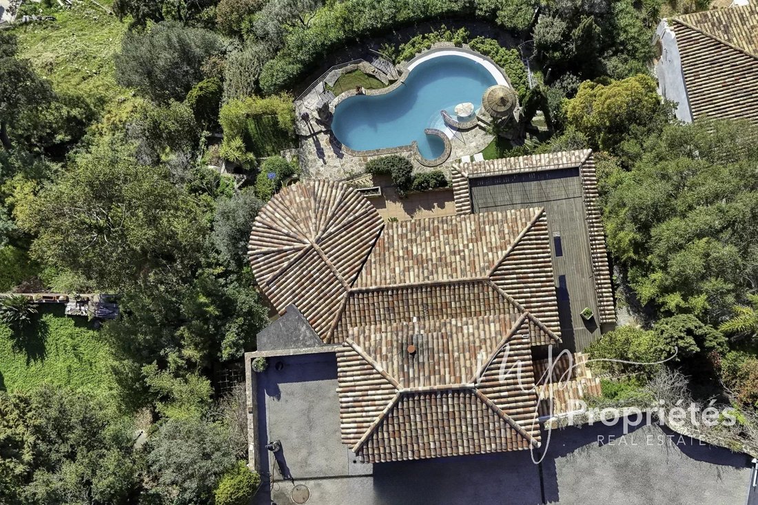 House in Rayol-Canadel-sur-Mer, Provence-Alpes-Côte d'Azur, France 4 - 12887950