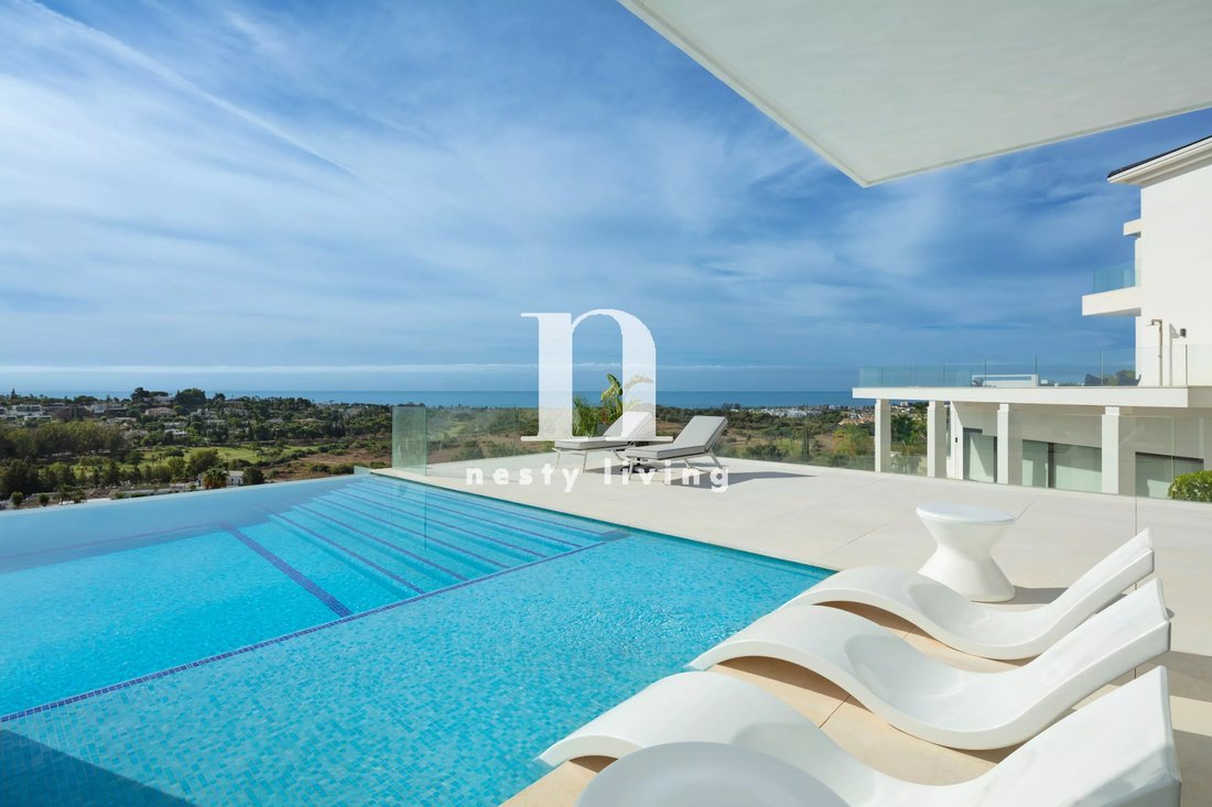 Villa in Estepona, Andalusia, Spain 2 - 14209755