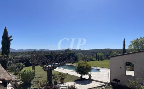 Villa in Ouest, Fuveau, France 1
