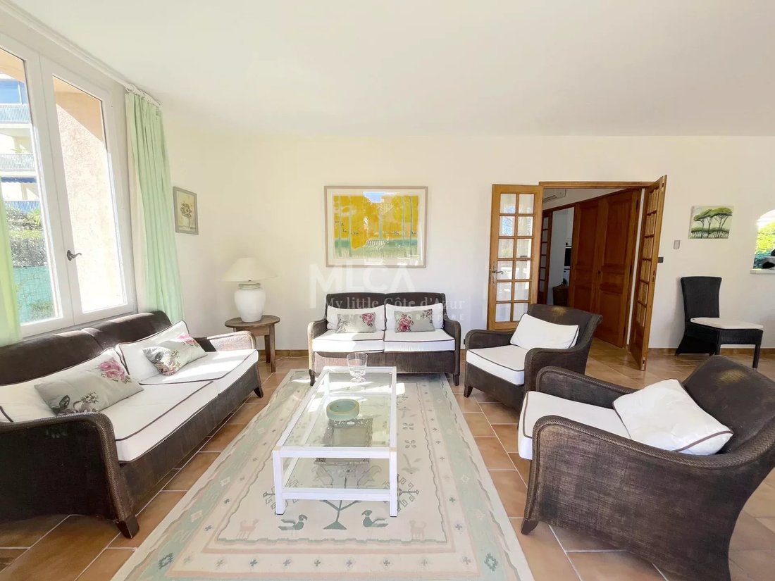 Villa in Antibes, Provence-Alpes-Côte d'Azur, France 4 - 14033070