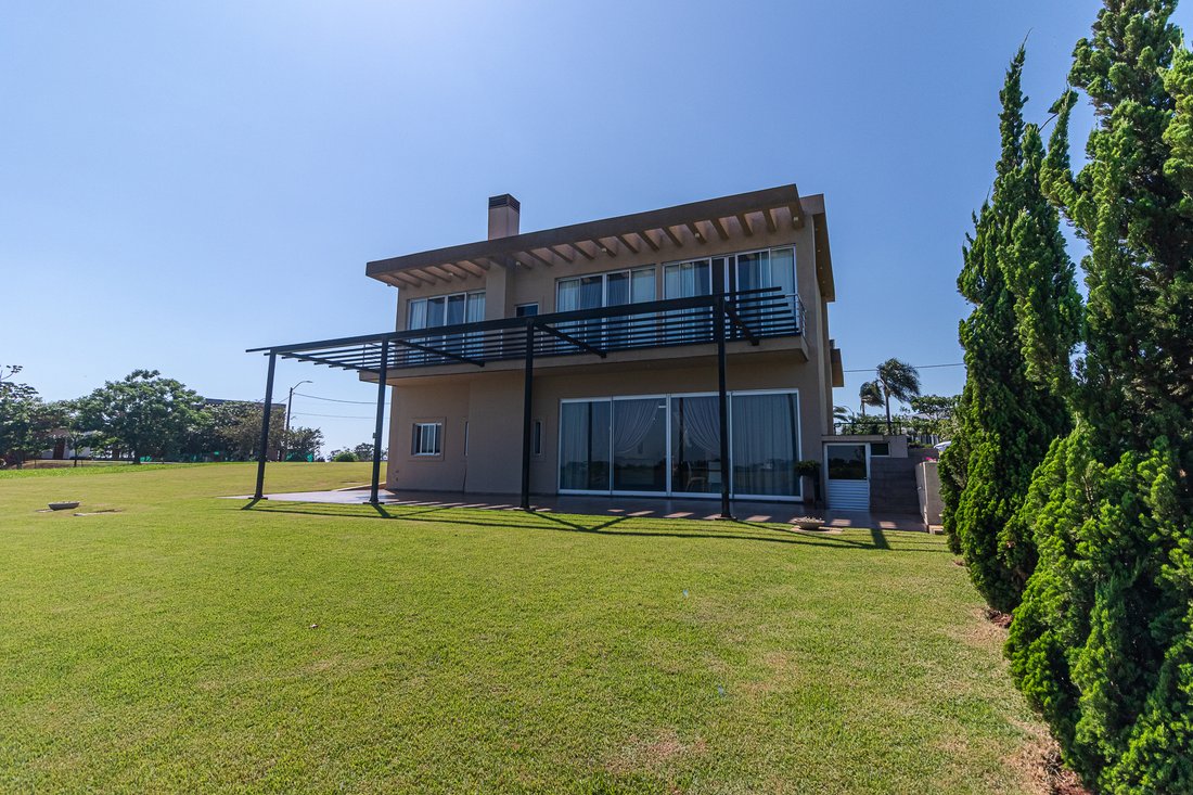 House in Hernandarias, Alto Paraná Department, Paraguay 3 - 14887303