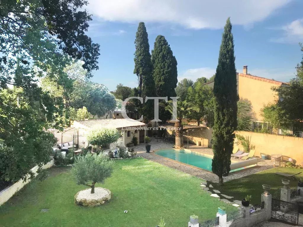 Country House in Avignon, Provence-Alpes-Côte d'Azur, France 1 - 12461739