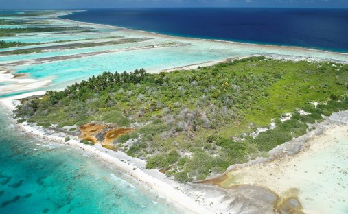 Private Island in Arutua, French Polynesia 1