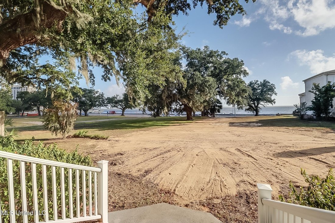House in Biloxi, Mississippi, United States 5 - 14890688
